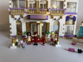 LEGO FRIENDS: Heartlake Grand Hotel (41101)