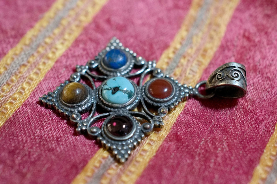 pendaglio nepalese , navratne multistone pendaglio doppio dorje - Immagine 4 di 4