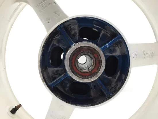 Llanta trasera 2001 Kawasaki Ninja ZX6R ZX600J 2876A x Foto 2 de 4