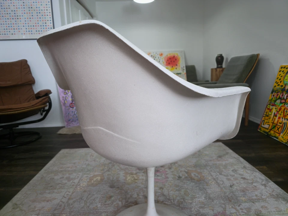 Silla Tulipán Giratoria Estilo Vintage de Eero Saarinen Knoll Blanca Foto 3 de 4