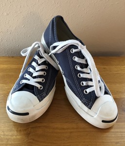 colored tennis shoes