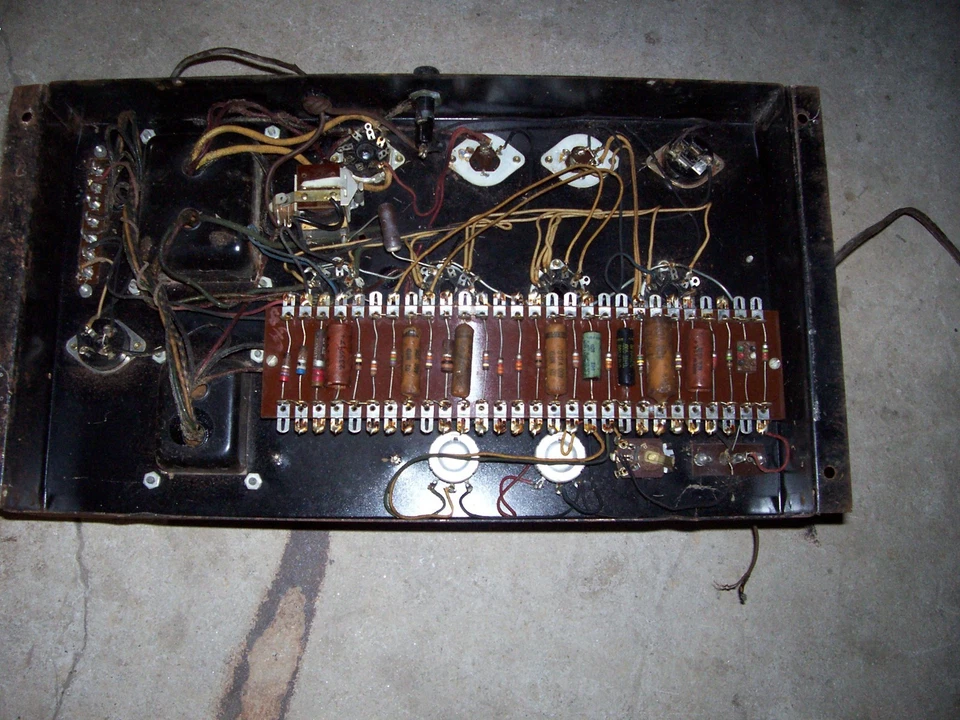 AMI Jukebox model B amplifier - Image 2 of 4