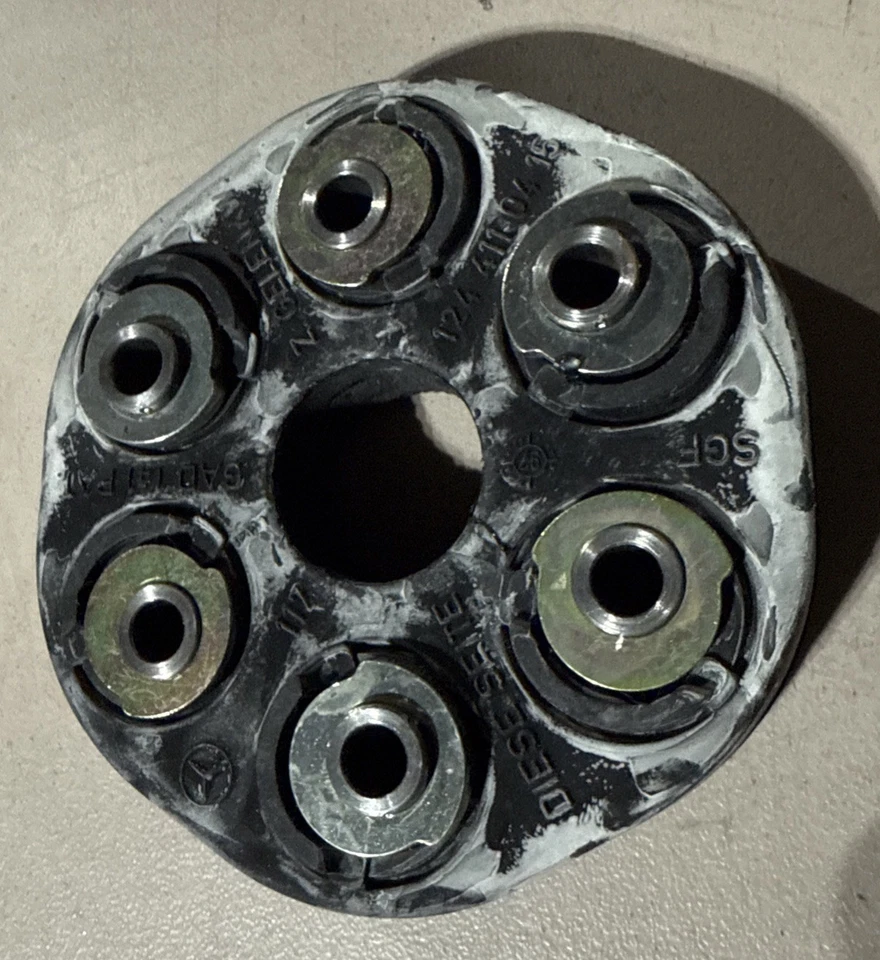 Nuevo kit de pernos de junta flexible de eje de transmisión delantero OEM Mercedes Benz 190E 1244100615 Foto 4 de 4