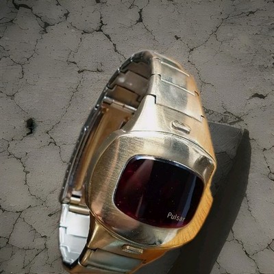VINTAGE 1970 QUARTZ PULSAR P4 LED ORIGINAL GOLD UHR.