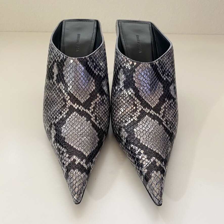 【BALENCIAGA】MULE PUMPS Leather pumps in black - Balenciaga | Mytheresa