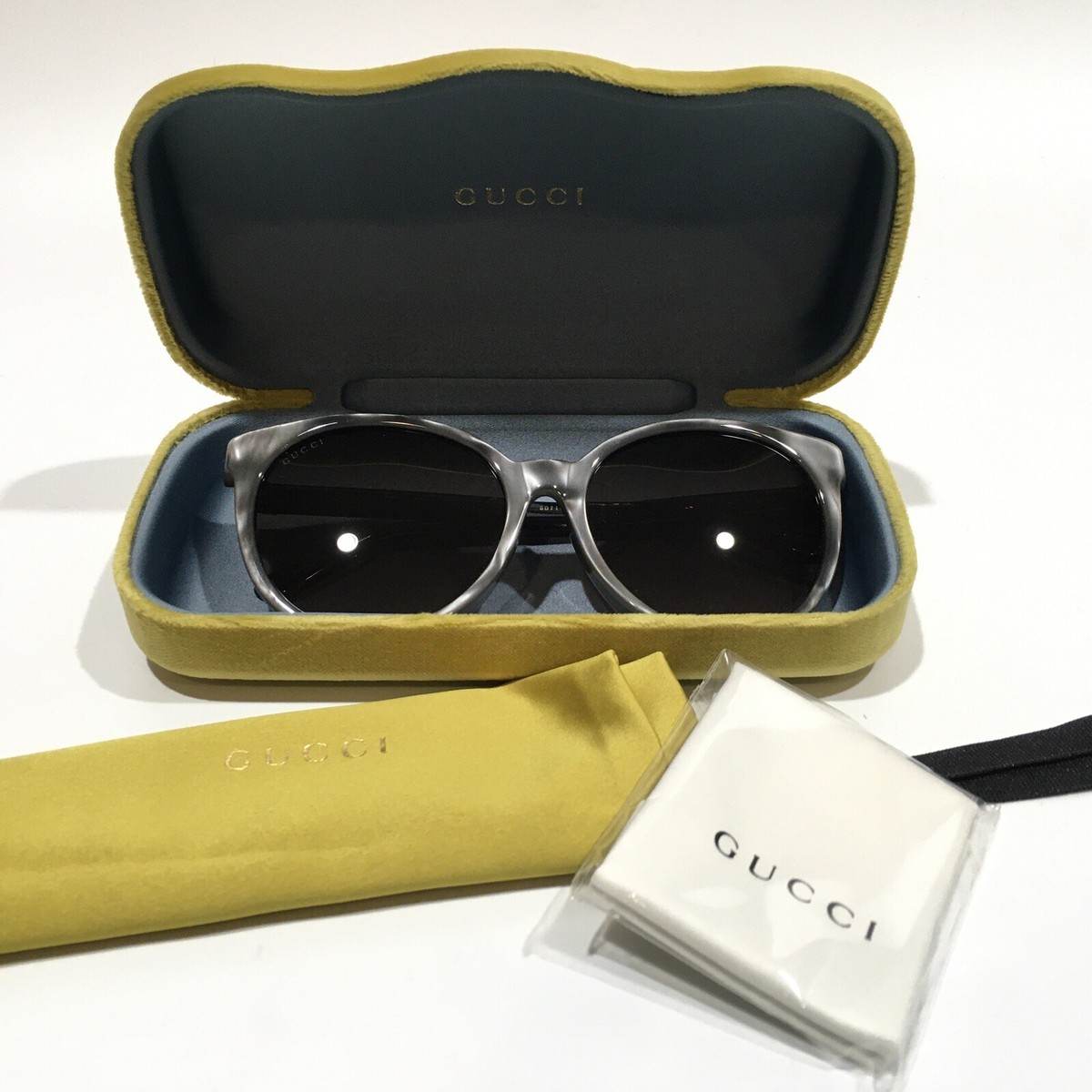New Gucci Sunglasses Black Acetate Round Gold Metal GG Logo Italy Authentic New Gucci Sunglasses Black Gold GG Logo 52-21-145 Authentic  main image 2