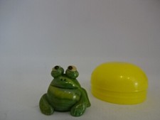 Altes Spielzeug / EU / Sitzender Frosch mit großen Augen