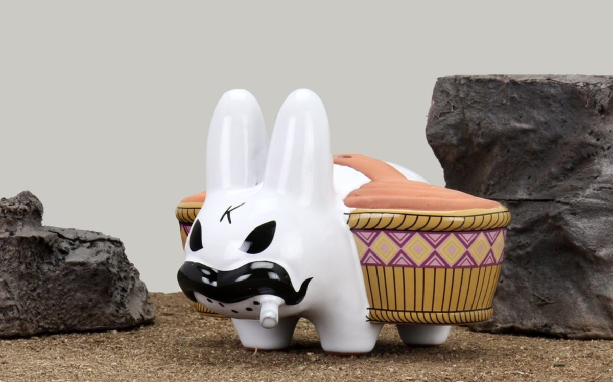 KIDROBOT - CHIA PET SMORKIN LABBIT - BY FRANK KOZIK - EXCLUSIVE