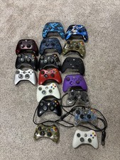 Lot of 17 Xbox 360 and Xbox One Controllers (...
