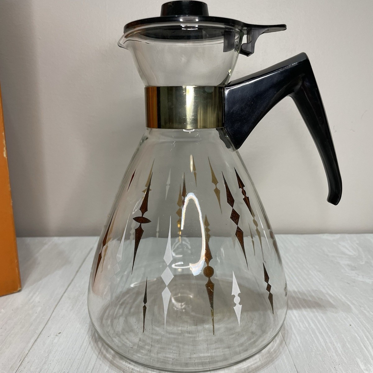 Pyrex 8 Cup Carafe With Candle Warmer 4608-1 With Original Box | eBay