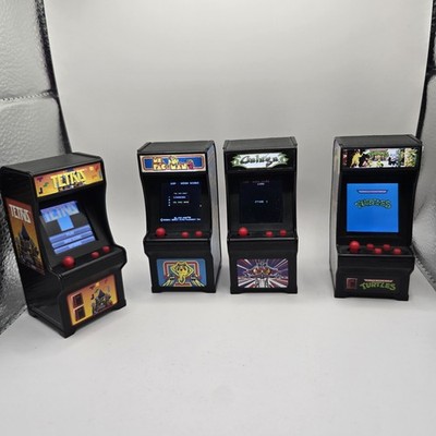 Teenage Mutant Ninja Turtles TMNT Tetris Galaga Ms. Pac-Man Mini Arcade Keychain