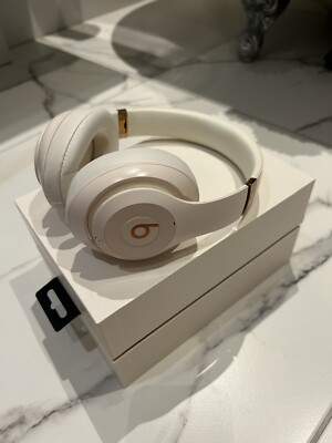 Beats Studio 3 Wireless Headphones - Porcelain Gold - Limited