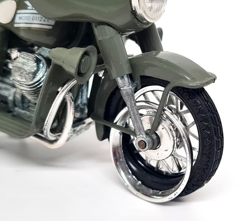 Polistil 1/15 Moto Guzzi V7 Polizia MS.108 Modellino Moto d'epoca pressofuso - Foto 5 di 12