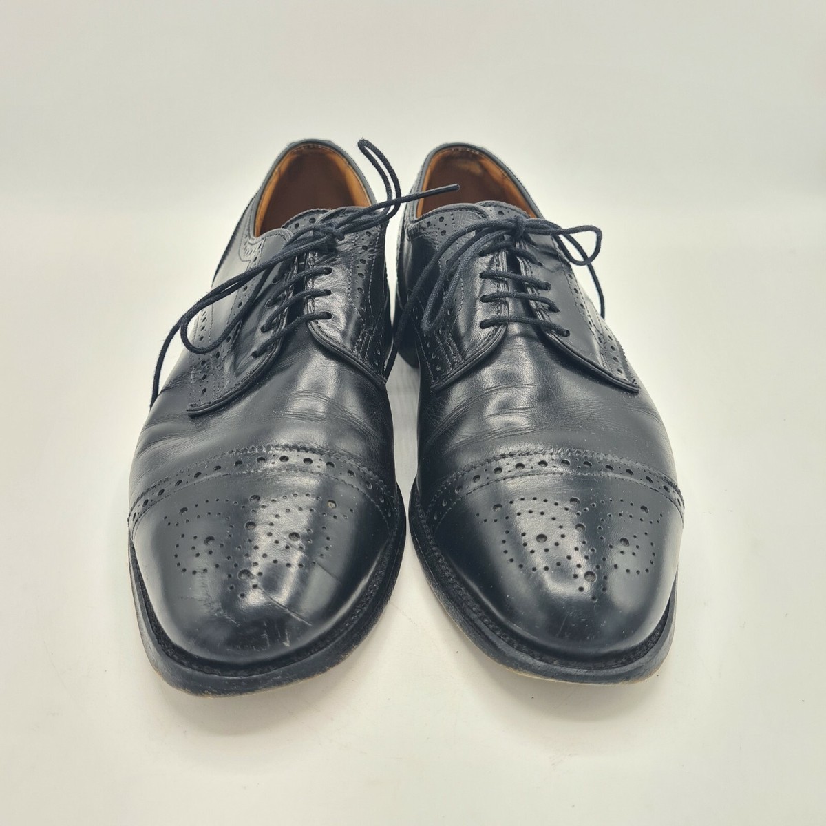 Allen Edmonds Mens 8 1/2 D Sanford Medallion Cap Toe Derby Oxfords Black Leather Allen Edmonds Mens 9 1/2 C Sanford Medallion Cap Toe Derby  main image 2
