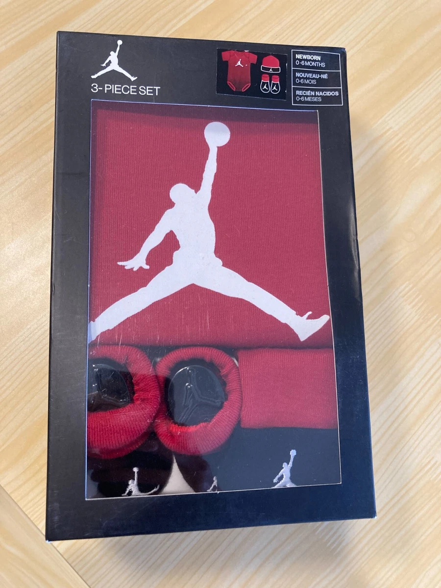 Newborn jordan gift deals sets