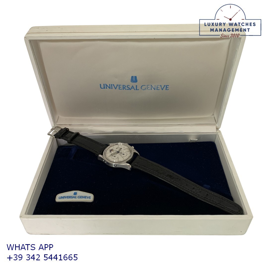 UNIVERSAL GENÈVE Chronograph 222100 Tri-Compax full calendar