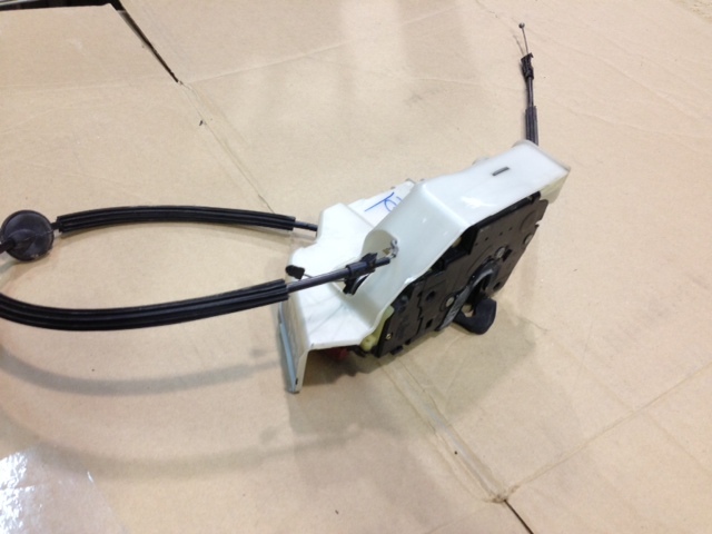 06-08 Bentley Continental GT Flying Spur right rear door latch mechanism