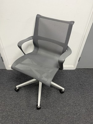 Herman Miller Setu Bürostuhl - Grau Mesh Ergonomisches Design Top Zustand