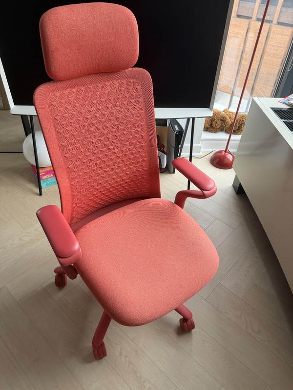 Branch Ergonomic Chair Pro