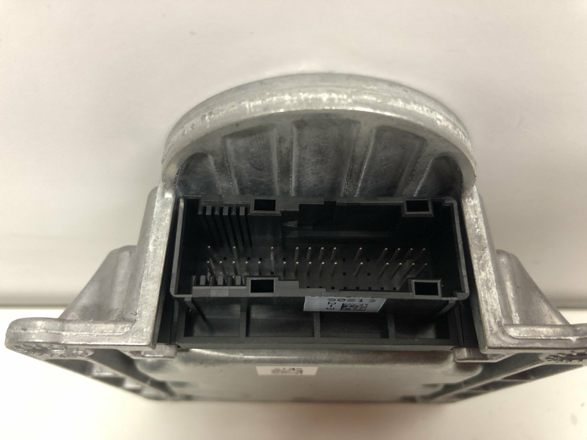 BMW 3 F30, F80 330 d xDrive SRS Control Unit 34526868600  