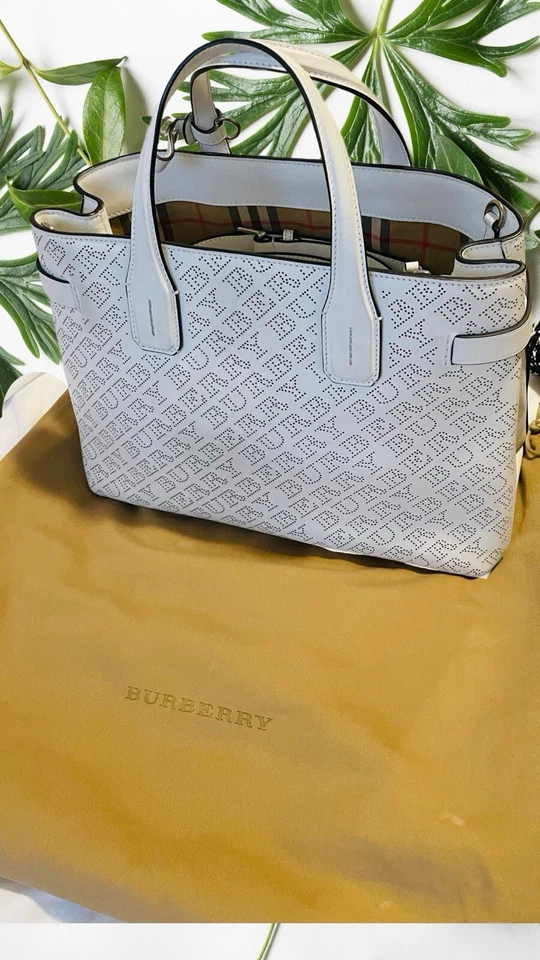 Burberry The Medium Banner in Perforated Logo Leather Chalk White - Image 3 of 4