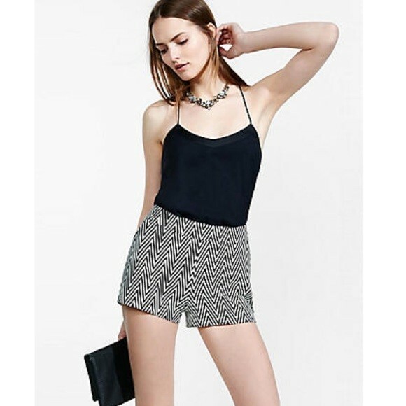 Short Express Chevron Rayé Noir Et Blanc - Taille 8 - Très Bon état
