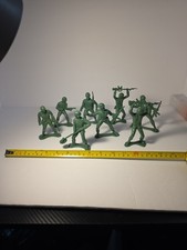8 Vintage Army Men Large 4 Plastic Toy Soldiers Green