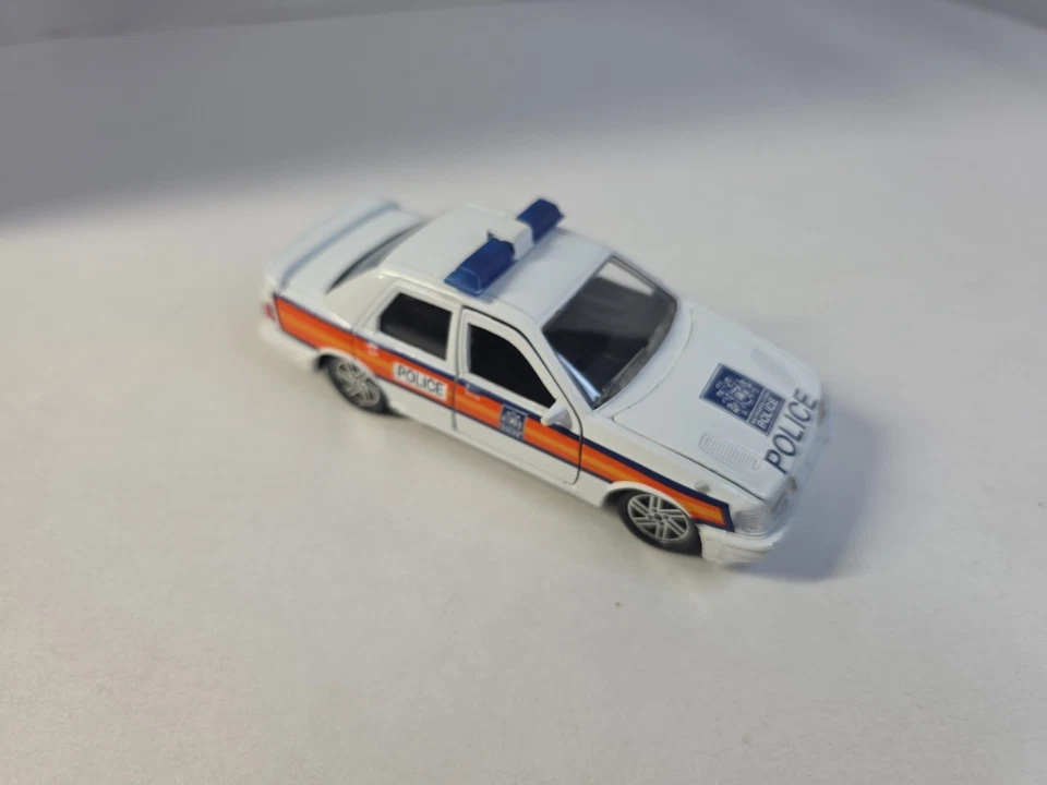 Corgi 91870 Metropolitan Police Ford Sierra Sapphire RS Cosworth AW889 - Image 3 of 4
