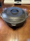 VINTAGE UNMARKED LODGE #8 CAST IRON DUTCH OVEN W/ SELF-BASTING LID AND BAIL