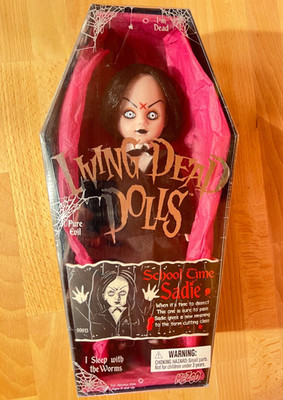 Mezco Toyz Living Dead Dolls School Time Sadie NEW in Coffin LDD 99913 Series 2