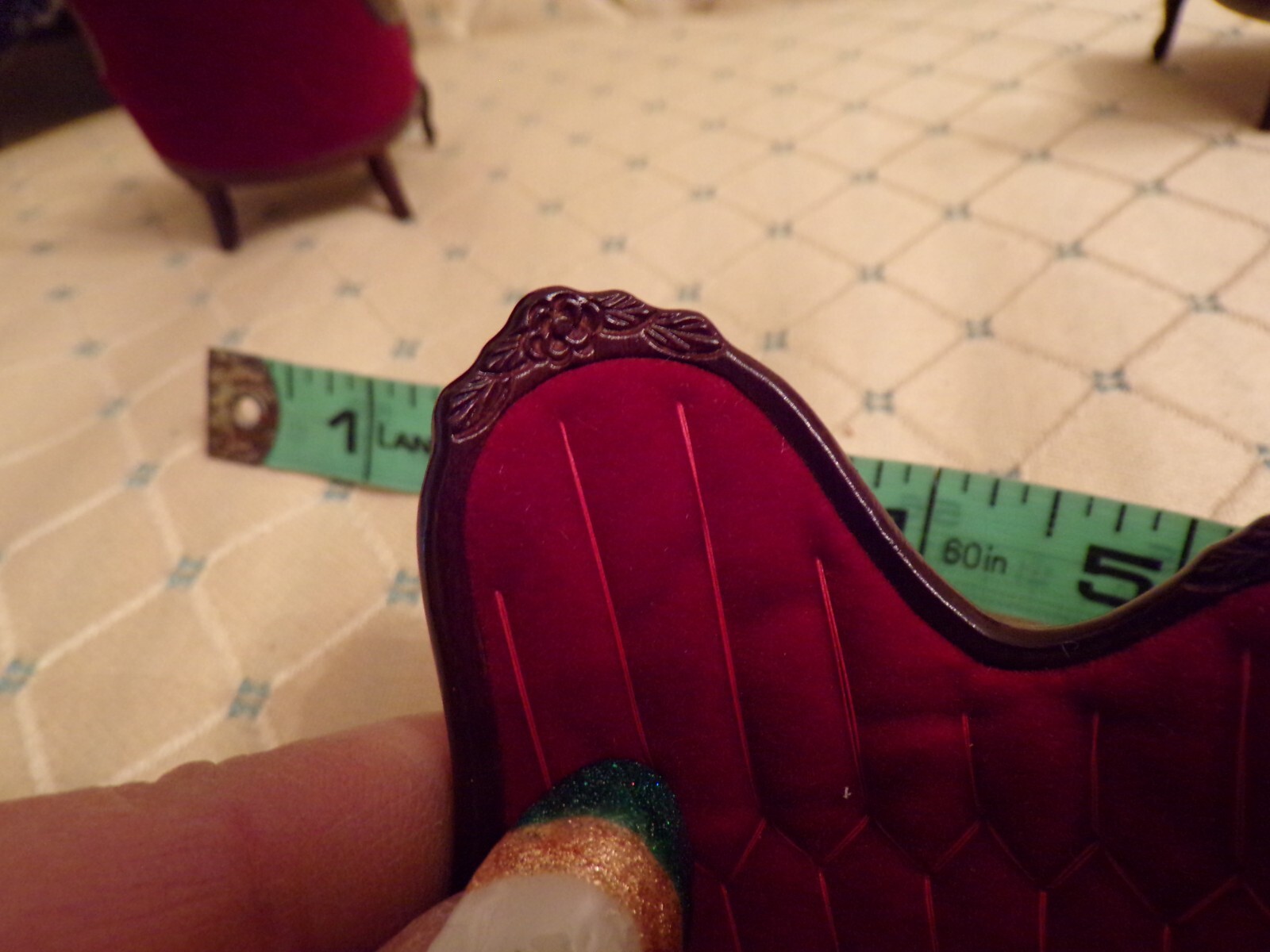 Dollhouse Size Wooden High Quality Doll Furniture Red Velvet Love Seat Set