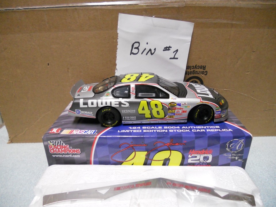 Miniature 1/24 Jimmie Johnson #48 Lowes - Hendrick 20e Anniversaire - 2004