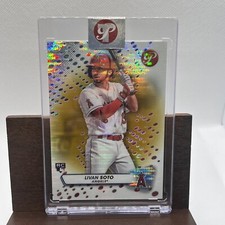 2023 Topps Pristine - Gold Refractor #206 Livan Soto /50 (RC)