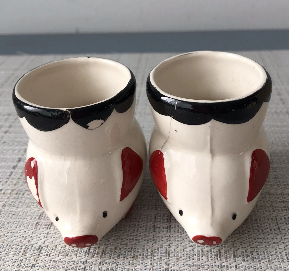 Vintage Ceramic Novelty Egg Cups pair of PIGs collectable kitchenalia