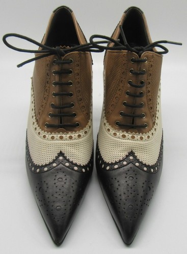 Pointy Wingtip Lace-Up Oxford Heels 