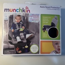 Munchkin Auto Seat Protector with Expandable Storage Pocket New Open Box Black