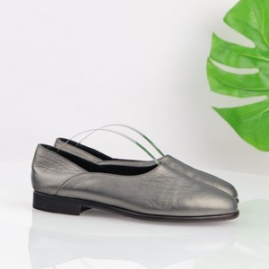 ladies pewter dress shoes Parker Spiderweb Pumps (Pewter) 6 Amara has a manmade sole and an adjustable ankle strap with buckle. Nerita Pewter Metallic Wide Fit
