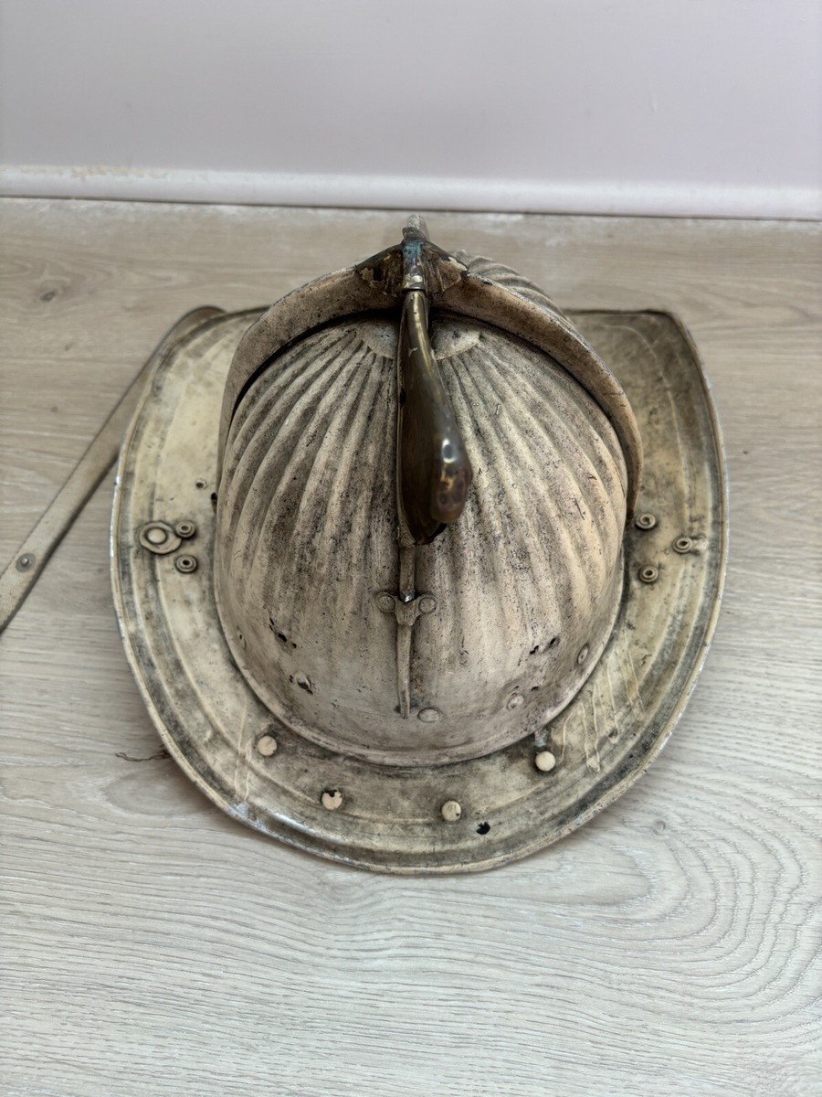 Vintage Cairns Brother Fireman Helmet Model 350 Sz Small 6-1