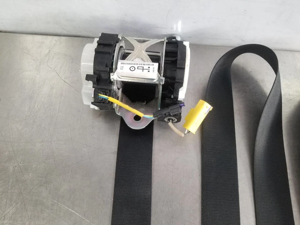 08 2008 BMW 135I FRONT BUCKET SEAT BELT RETRACTOR BLACK RIGHT PASSENGER Foto 4 de 4