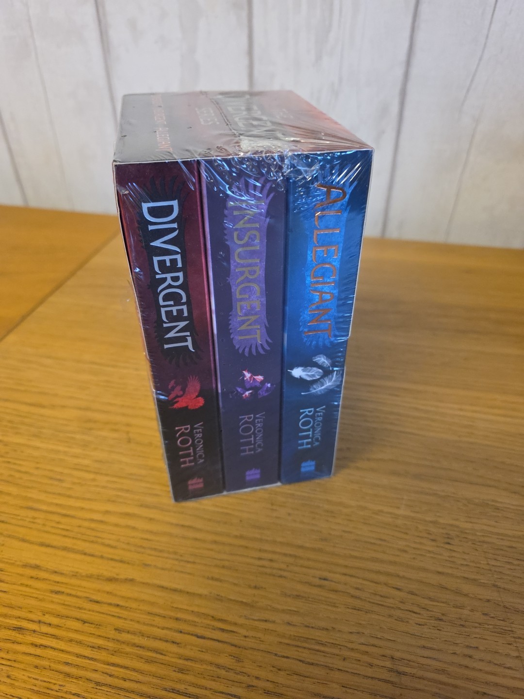 DIVERGENT / INSURGENT / ALLEGIANT By Veronica Roth Box Set