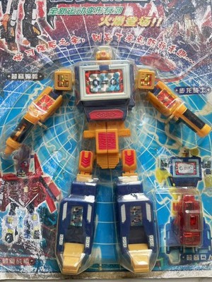Vintage Transformers, Soundwave, carded, 1990s
