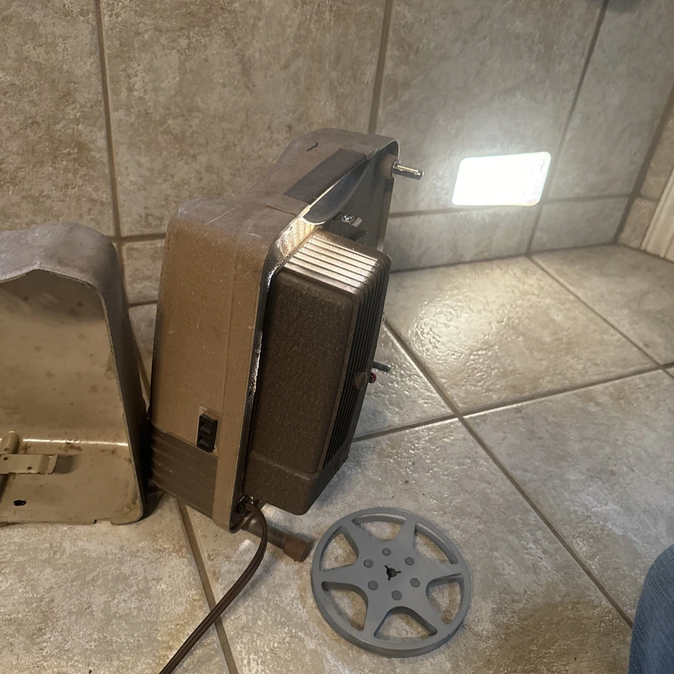 KEYSTONE Model K-75 8mm Movie Film Projector w/ reel - Image 3 of 4