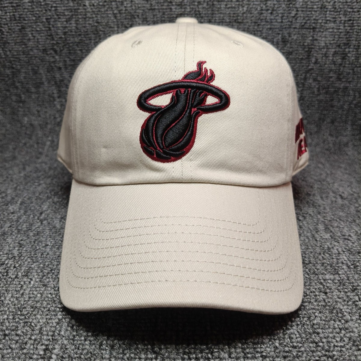 Mitchell & Ness Miami Heat NBA White Buckle Strap Hat Cap