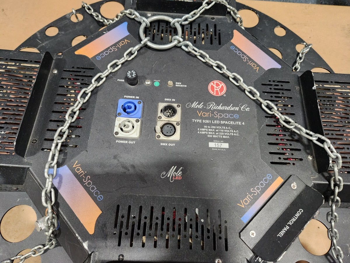 Mole Richardson Vari-Space Type 9261 LED Spacelite 4 Light 2700k