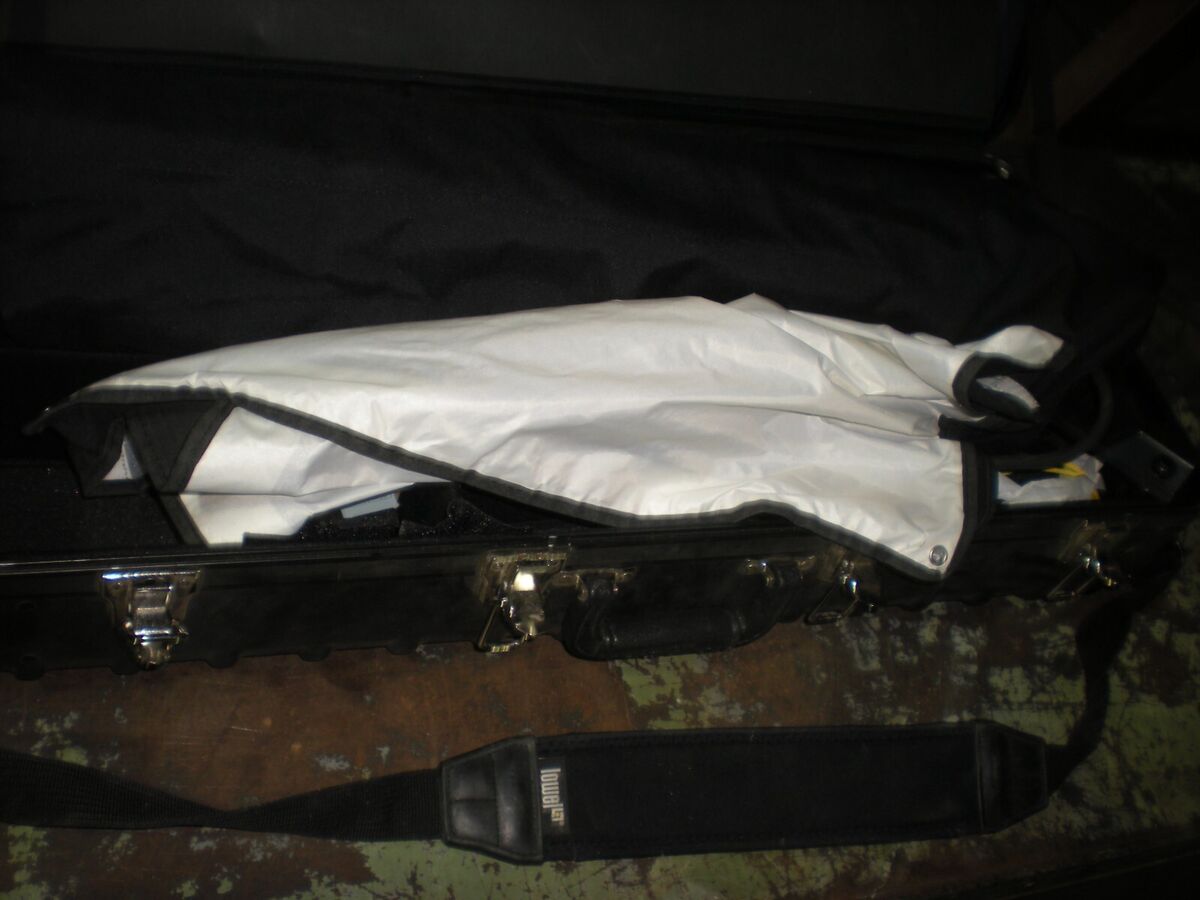 Lowell Hard-Case with Miscellaneous Lighting Accessories Lowell Hard-Case with Miscellaneous Lighting Accessories