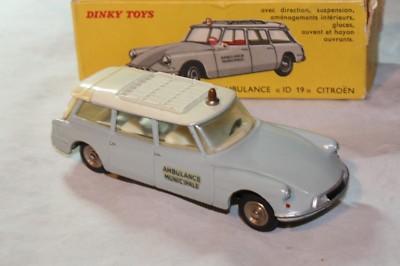Dinky France #556 Citroen DS ID 19 Break Ambulance, VNM in Good