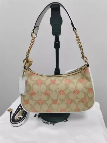 Bolso de hombro COACH Teri bidireccional con estampado de corazón CP190 - Imagen 9 de 10