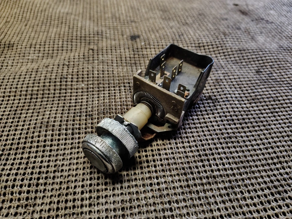 1967 Oldsmobile Cutlass Supreme 442 F85 Vista Cruiser interruptor de farol fabricante de equipamento original - Imagem 2 de 4