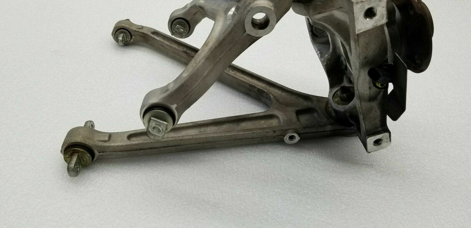 LAMBORGHINI GALLARDO FRONT RIGHT SUSPENSION HUB WITH UPPER LOWER CONTROL ARM OEM