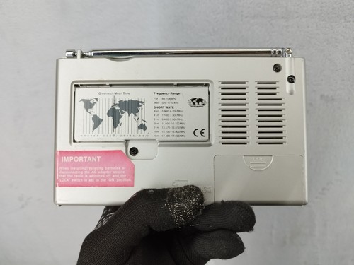 Roberts R9921 World Digital Radio Multi Band MW/SW/FM BBC Portable Radio in Case - Picture 11 of 17